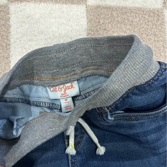 Boys bundle featuring 3 items in boys size 4 - Picture 4 of 9